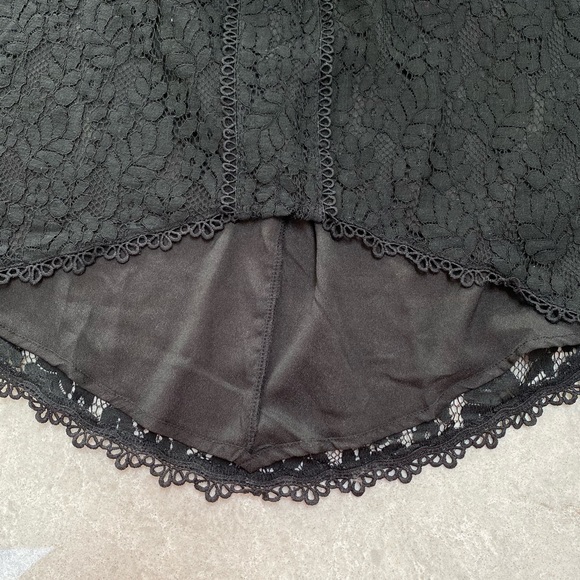 Adelyn Rae BNWT Black Lace Dress with Cut-outs - Picture 9 of 12